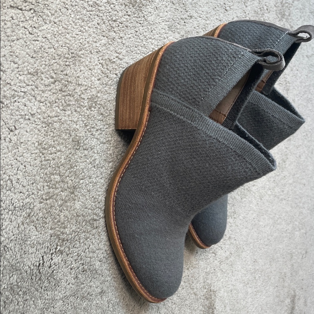 Sofft Charcoal Ankle Boots